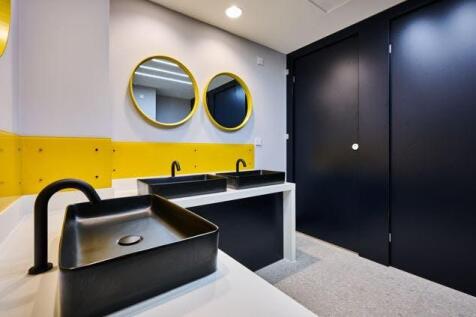 7 Fore 2 Fore Business Park  WC.jpg