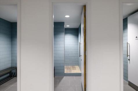 10 4 Temple Row  Shower Room.jpg
