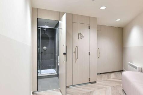 10 Bank House 8 Cherry Street B2 5AL  Showers.JP