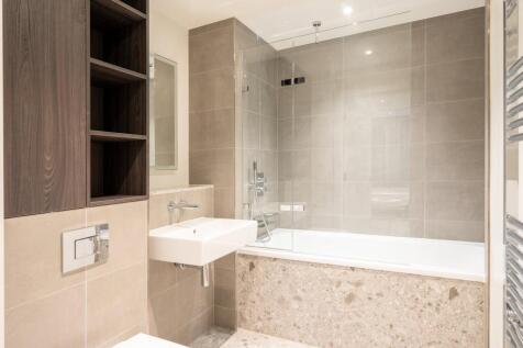 Experience luxury in this elegantly designed modern bathroom, perfect for relaxation.