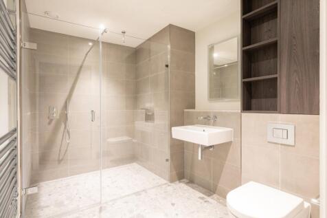Experience luxury in this elegantly designed bathroom with contemporary finishes.