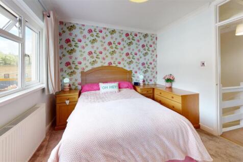 Bedroom 1.jpg