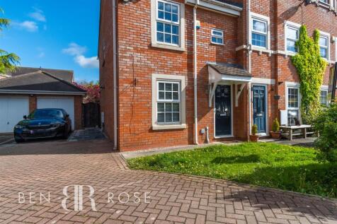 Driveway/Garage