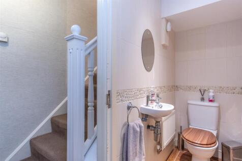 Entrance Hall/WC