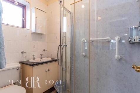 Family Shower Room