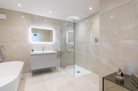 Master Bedroom Ensuite