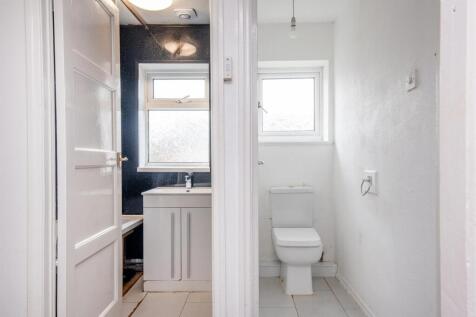 Family Bathroom/WC