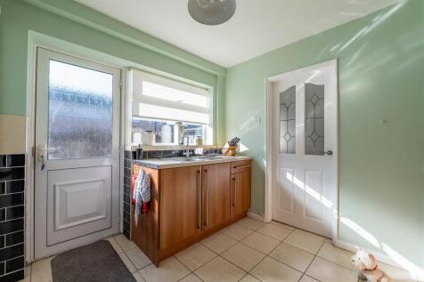 Kitchen/Utility Room