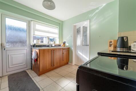 Kitchen/Utility Room