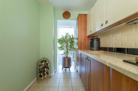 Kitchen/Utility Room