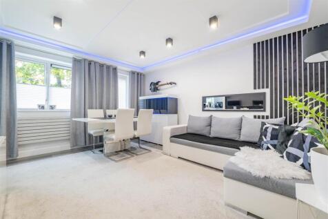 Lounge/Dining/Kitchen