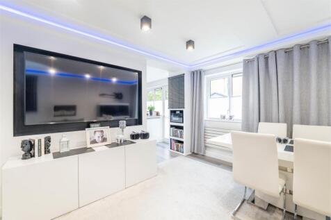 Lounge/Dining/Kitchen