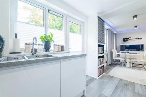 Lounge/Dining/Kitchen
