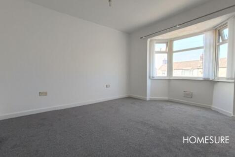 LARGE BEDROOM