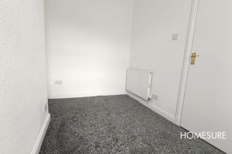 REAR BEDROOM