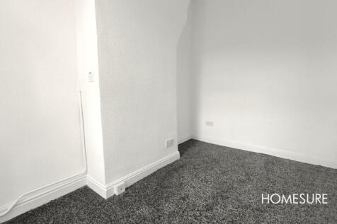 REAR BEDROOM