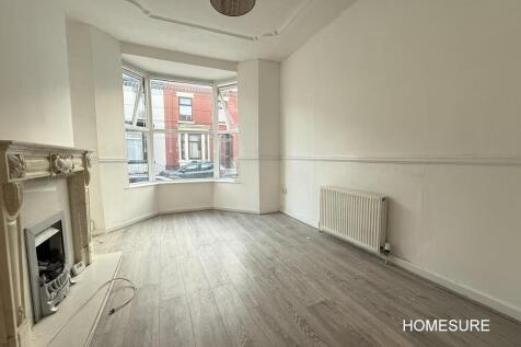 3 Ireton - Lounge...