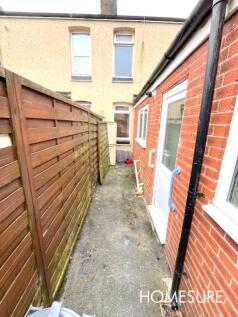 32 Bowles - Rear ...