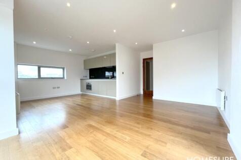 Living Room/Kitch...