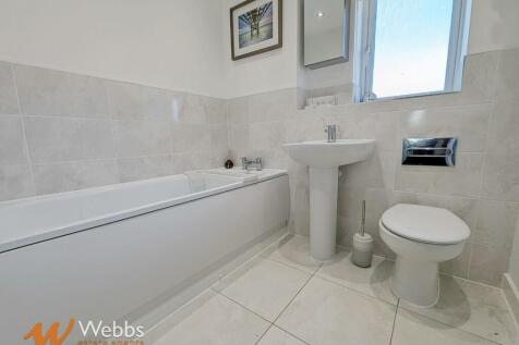 Bathroom 1.jpg