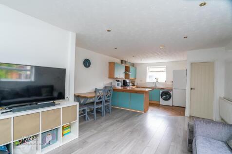 © Webbs Estate Agents © (4 of 52).jpg