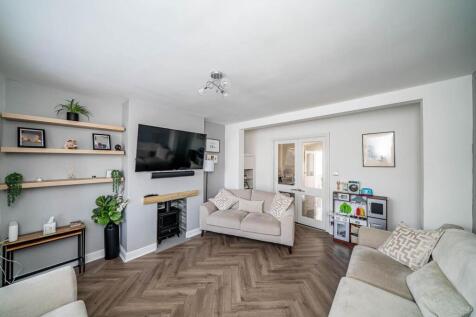 Webbs Estate Agents-3.jpg