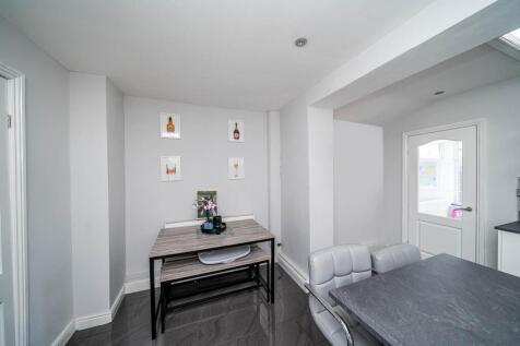 Webbs Estate Agents-11.jpg