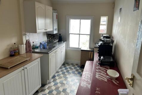 Kitchen 3.jpeg