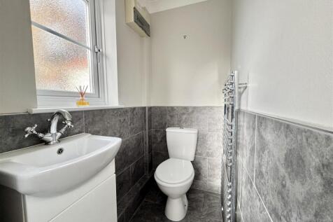 DOWNSTAIRS CLOAKROOM