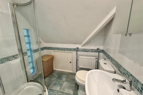 ENSUITE SHOWER