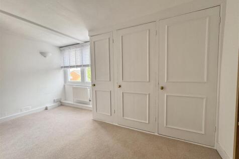 BEDROOM 5 / STUDY
