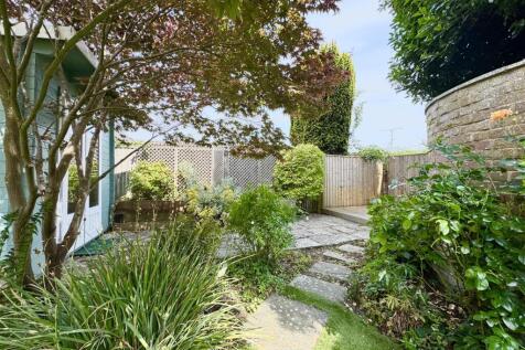 SUMMER HOUSE