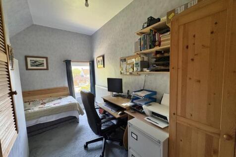 BEDROOM 3