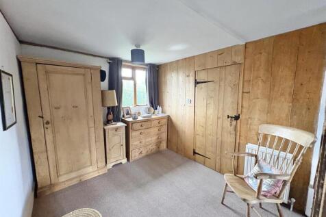 DRESSING ROOM
