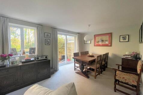 SITTING ROOM/DINING