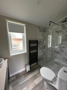 shower room2.jpg