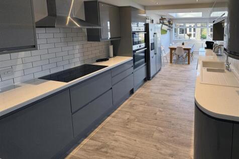 Kitchen / Breakfast Room
