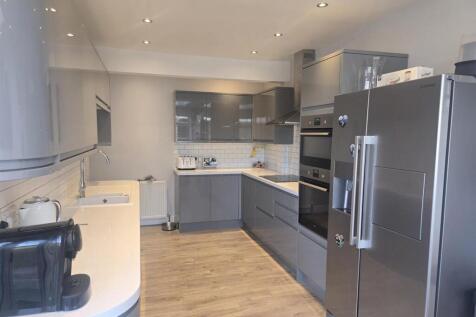 Kitchen / Breakfast Room