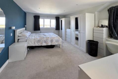 Master Bedroom with En-Suite