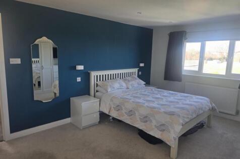 Master Bedroom with En-Suite
