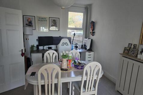 Dining Room 45 Crown.jpg