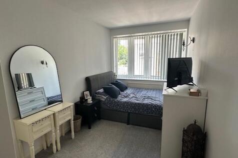 St Annes Bedroom.jpg
