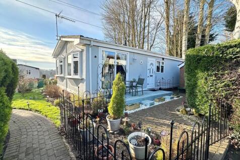 Charming 2 bed park home For Sale