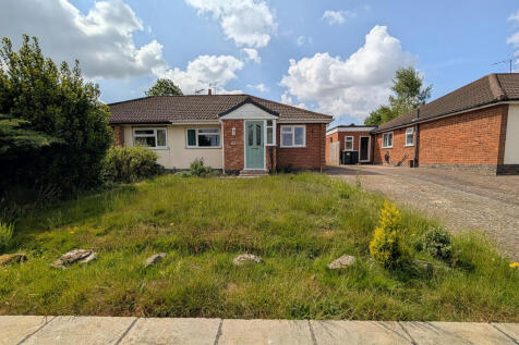 Charming Semi Detached Bungalow For Sale ¿ CV5,
