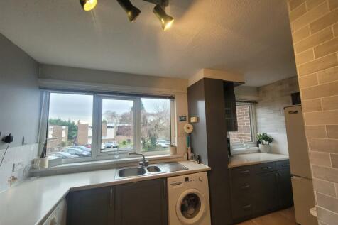 Kitchen 1.jpeg