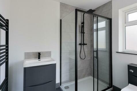 Ensuite 1.jpeg