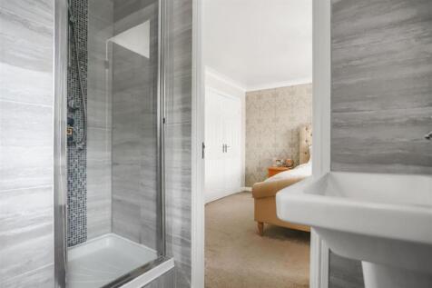 ensuite 2.jpg