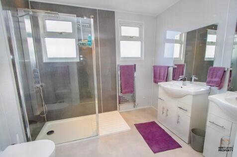 En-Suite 1