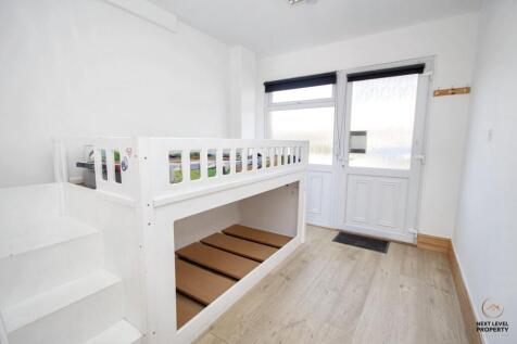 Office/Bedroom 7