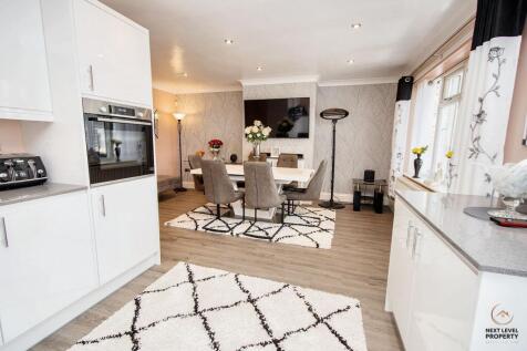 Kitchen/Living area